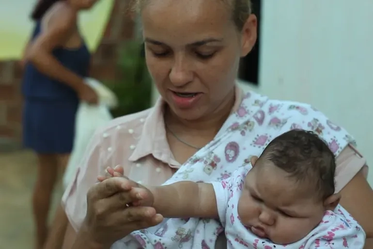 An animation of immunoglobulin therapy (IVIG) for GBS