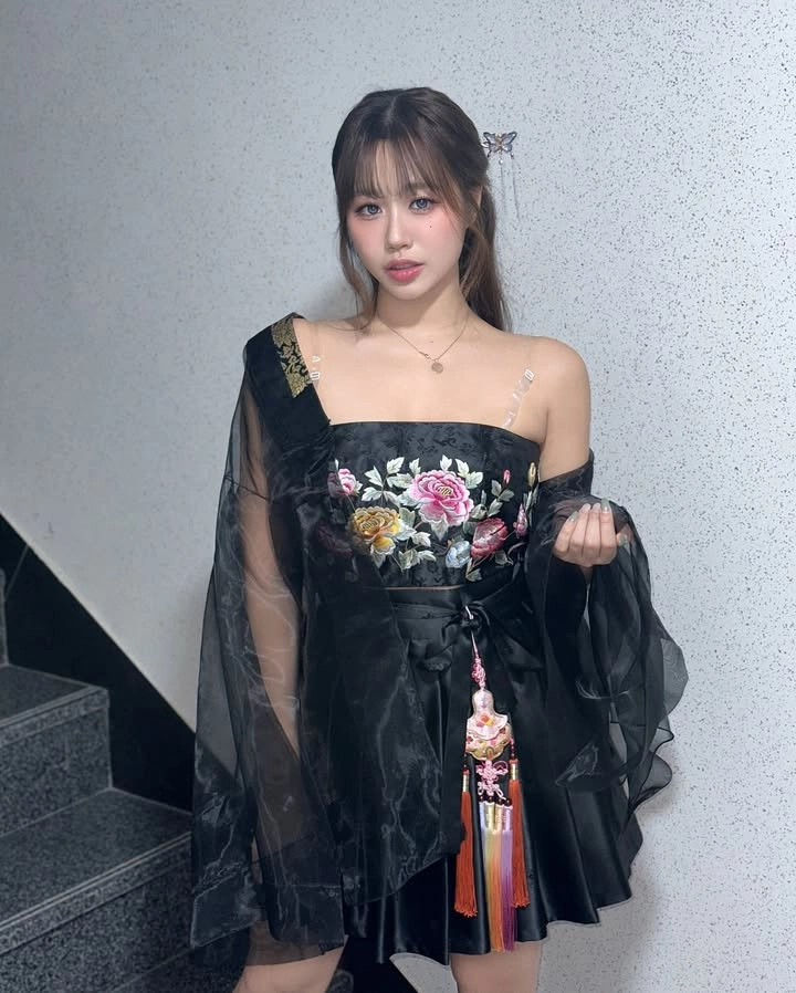 One girl two boys sex unleashes triple fire and wild golden shared ecstasy