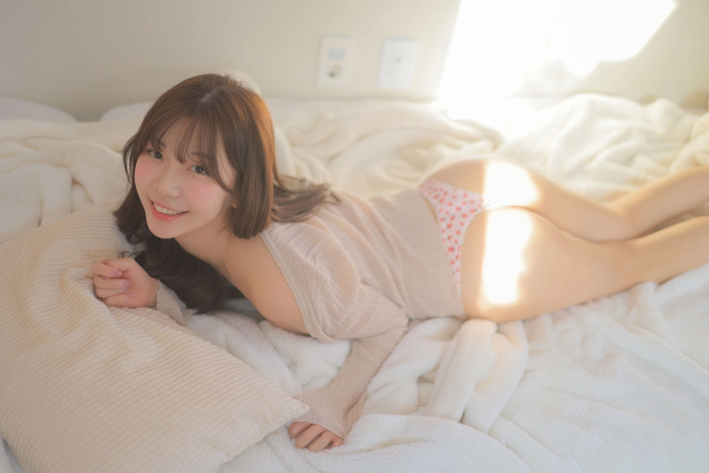 Photo style girl selfie sizzles mirror tease and breathtaking personal fire