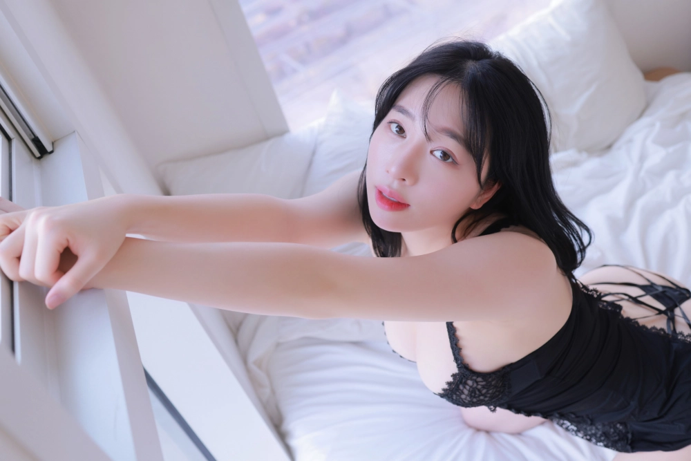 South Korean girl sex video glows sleek silk and explosive irresistible temptation